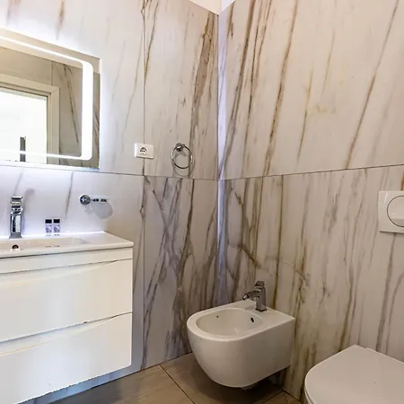 Ama's 1br Ap 4 - Parking, Kitchen & Balcony Апартаменты