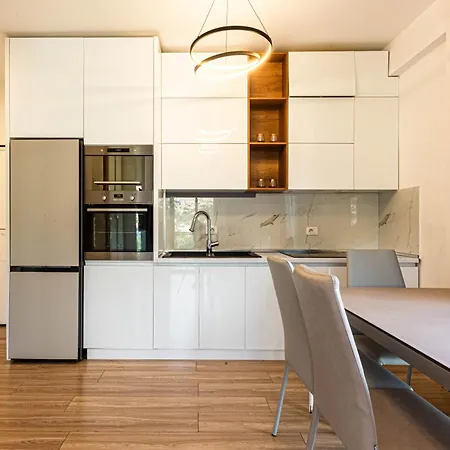 Lägenhet Ama's 1br Ap 4 - Parking, Kitchen & Balcony