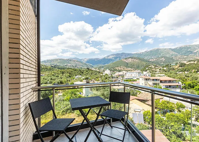 Ama's 1br Ap 4 - Parking, Kitchen & Balcony Lejlighed