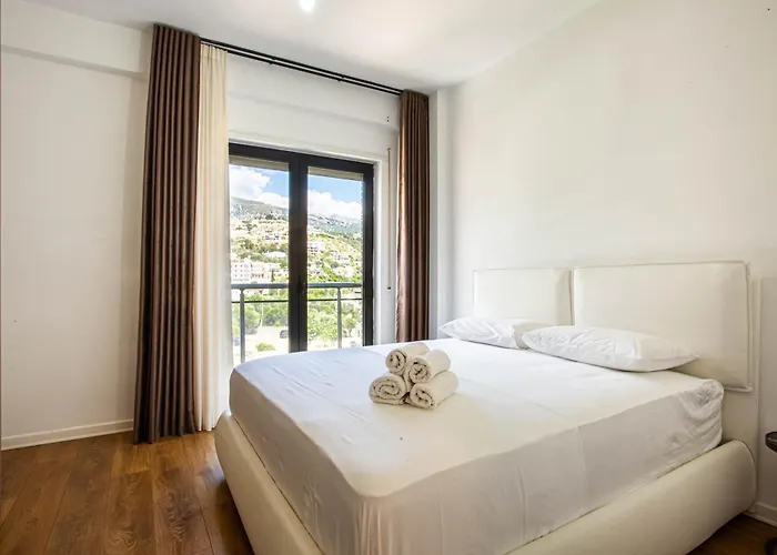 Ama's 1br Ap 4 - Parking, Kitchen & Balcony Apartamento