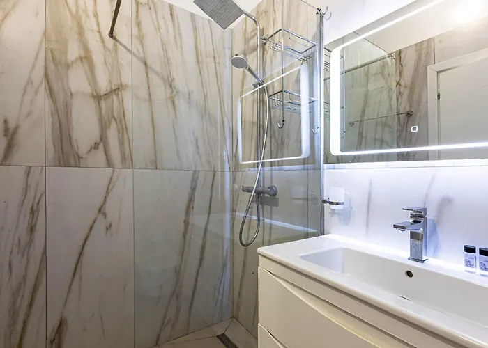 Ama's 1br Ap 4 - Parking, Kitchen & Balcony Apartamento *